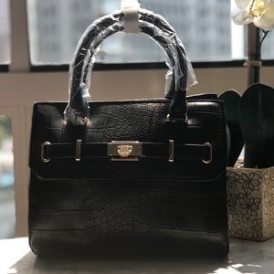 💣NWT BEBE Satchel💣